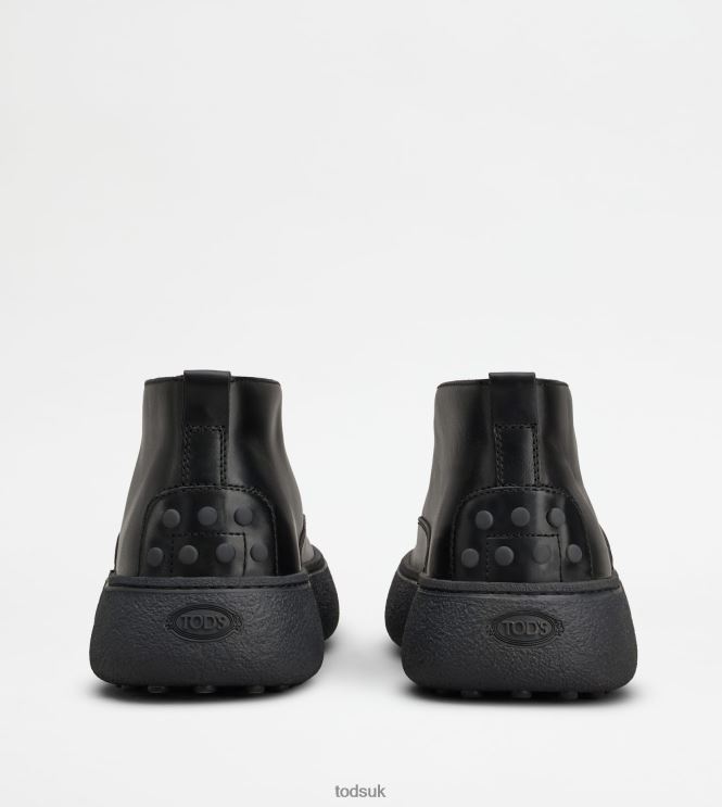 Tod's Men W. G. Desert Boots in Leather 602L84782 Black
