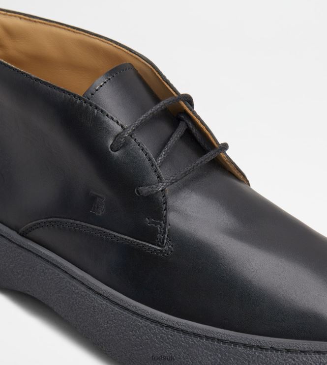 Tod's Men W. G. Desert Boots in Leather 602L84782 Black