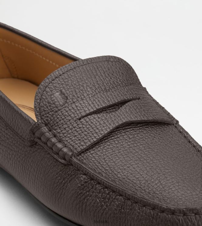 Tod's Men City Gommino Driving Shoes in Leather 602L84696 Brown