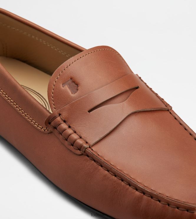 Tod's Men City Gommino Driving Shoes in Leather 602L84770 Brown