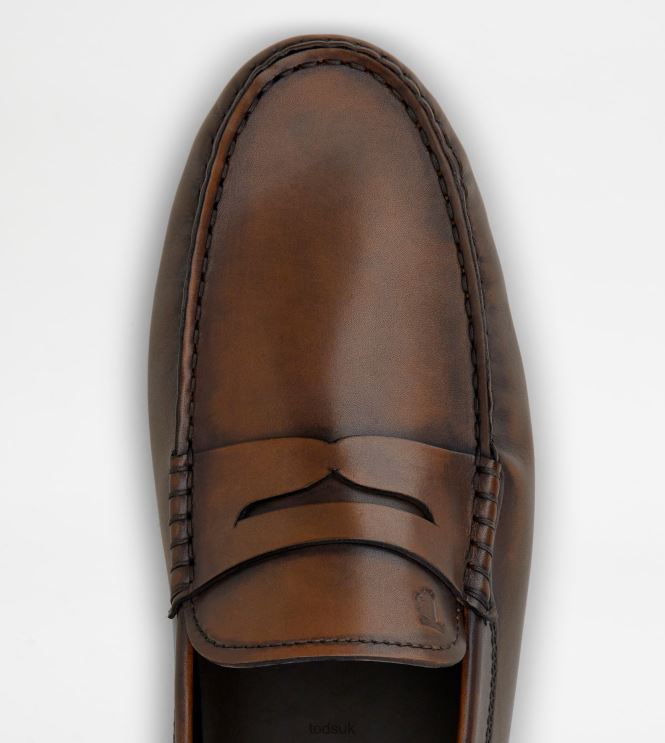 Tod's Men Gommino Driving Shoes in Leather 602L84733 Brown