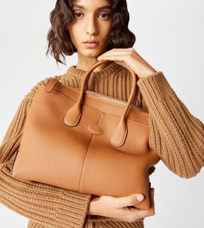 Tod's Women Di Bag in Leather Medium 602L84260 Brown