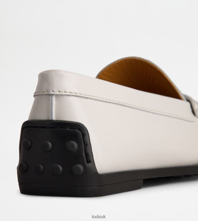 Tod's Women City Gommino Driving Shoes in Leather 602L8472 White