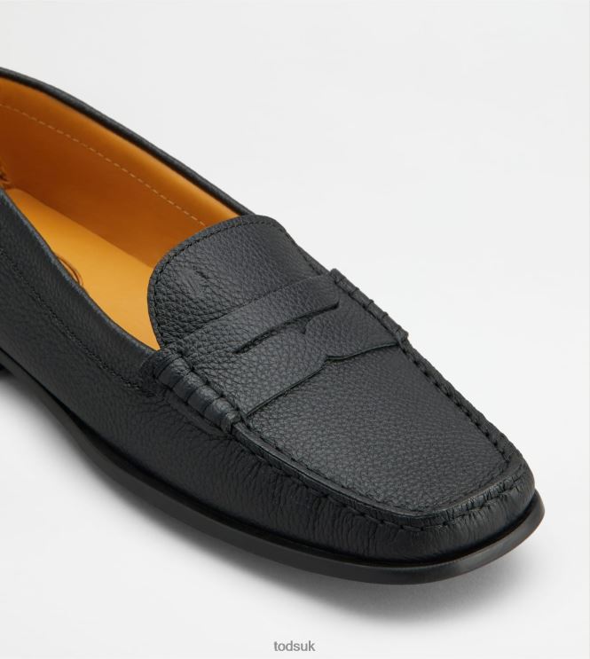 Tod's Women City Gommino Driving Shoes in Leather 602L8474 Black