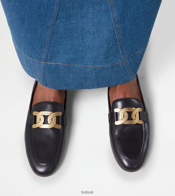 Tod's Women Kate Loafers in Leather 602L8455 Black