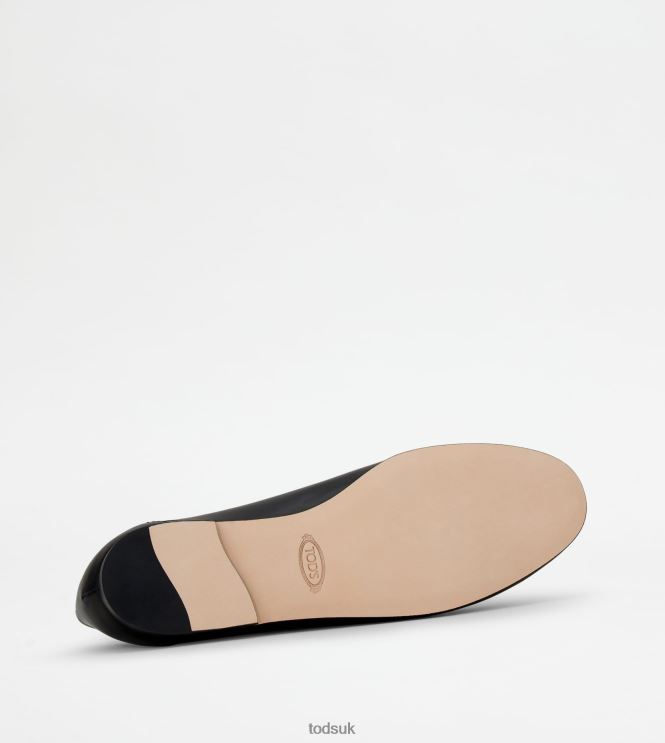 Tod's Women Kate Loafers in Leather 602L8455 Black